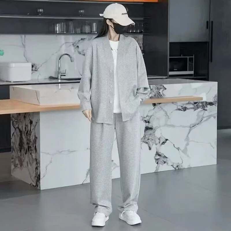 罗鸣老人[高档轻奢]2026春季新款休闲运动套装 男士高级感时尚轻奢两件套 浅灰色两件套（外套+裤子） L （建议120-140斤）