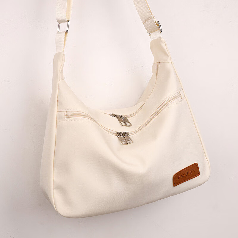 【严选好物】尼龙斜跨包女2025新款单肩包轻便小挎包学生女包休闲 乳白色