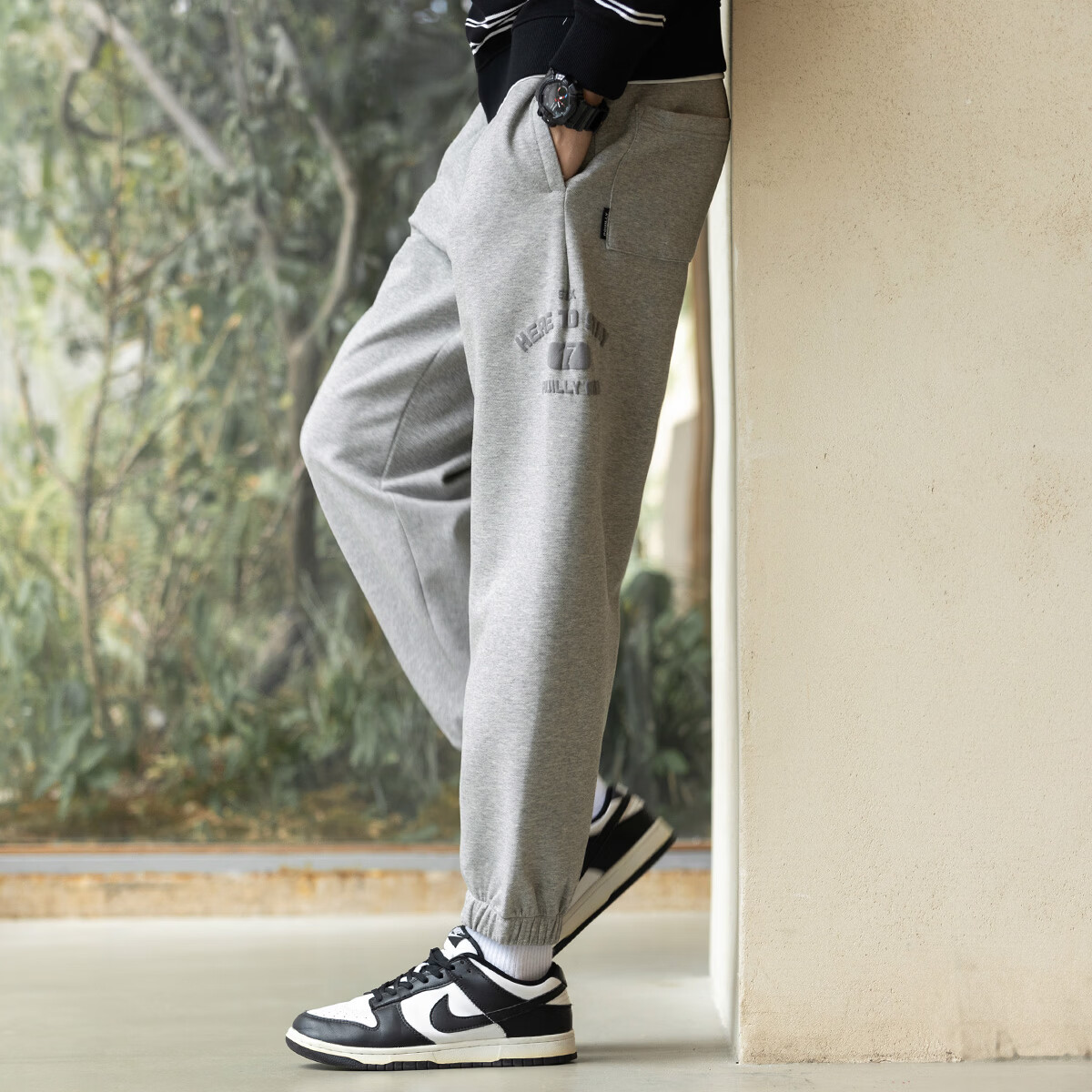 布衣传说泡沫印花简约舒适松紧腰抽绳束脚针织运动裤男式休闲裤 黑色 XL