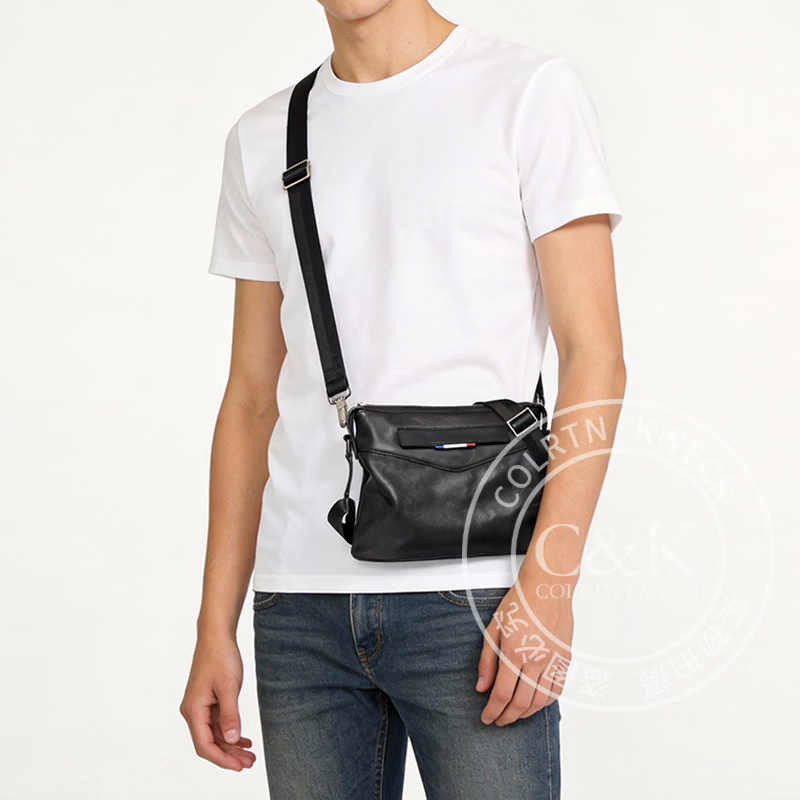 Colrtn Kwecr  男士单肩包新款大容量斜挎包真牛皮时尚背包邮差包情人节礼物男 黑色大号36*26*7（12英寸）