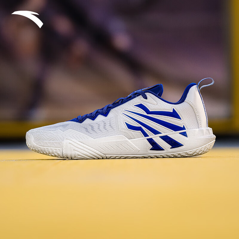 ��̤�����ŷ��ϵ�С�KAI 2 TEAMŷ���Ŷӿ���ĥ����Ь�˶�Ь��