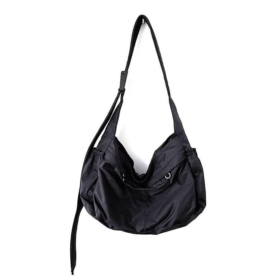 【严选好物】高级感尼龙饺子包男女同款斜挎包简约运动风大容量休 黑色斜挎包