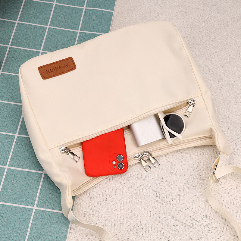 【严选好物】尼龙斜跨包女2025新款单肩包轻便小挎包学生女包休闲 乳白色