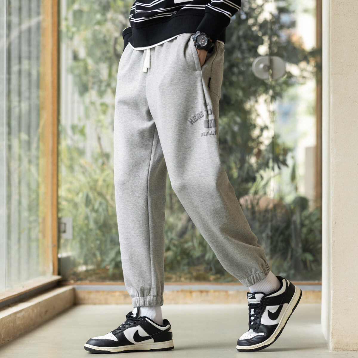 布衣传说泡沫印花简约舒适松紧腰抽绳束脚针织运动裤男式休闲裤 黑色 XL