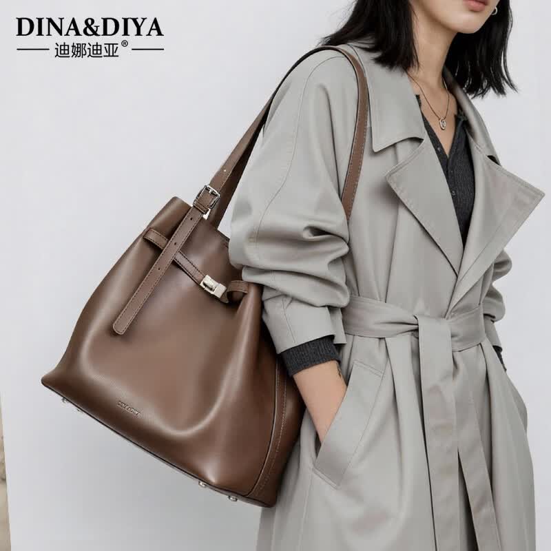 迪娜迪亚真皮女包2026新款女士轻奢品牌生日礼物牛皮包水桶包大容量托特包 咖啡色