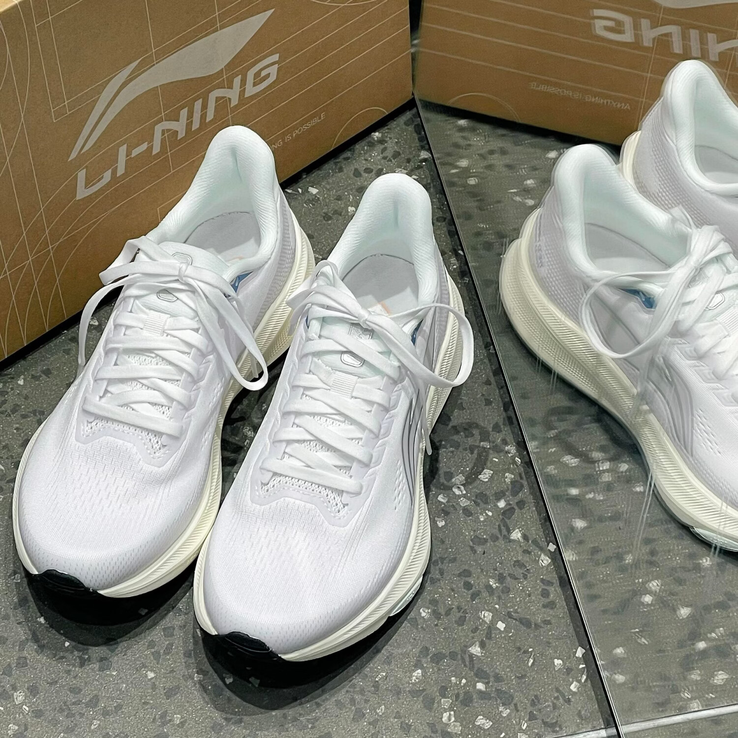 李宁（LI-NING）女子赤兔9跑步鞋2026新款跑鞋透气舒适休闲潮流运动鞋子ARPW004 赤兔9 ARPW004-8 标准白 38 (240mm)