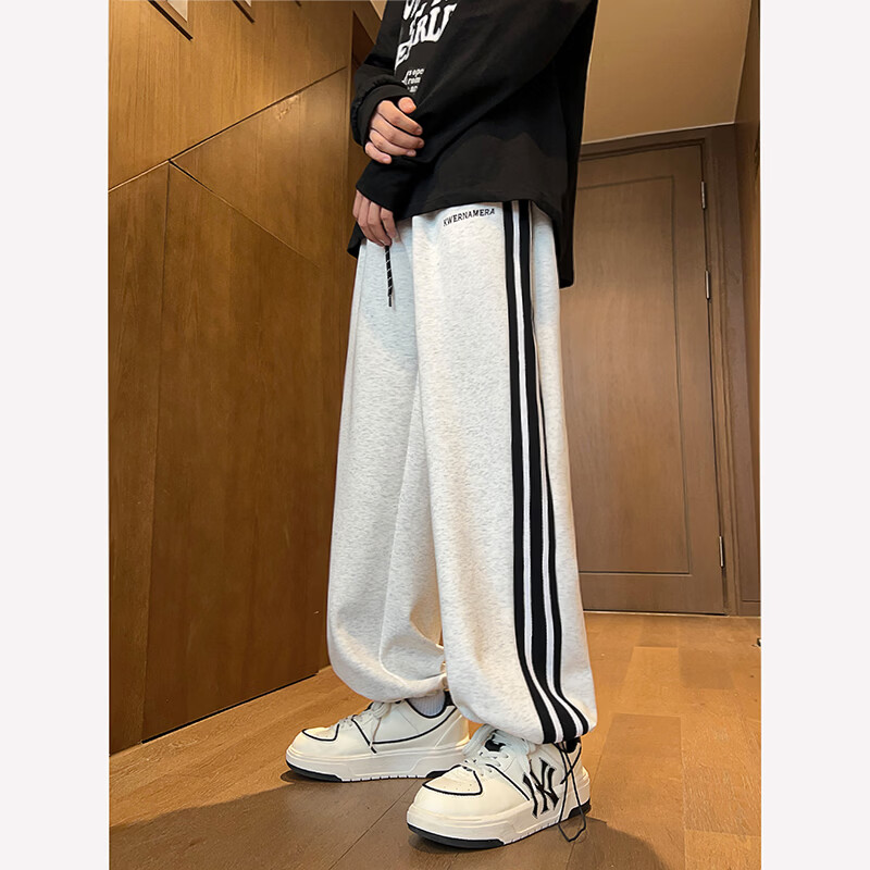 月伊纺春季新款宽松直筒休闲裤男士潮流百搭条纹卫裤青年织带拼接运动裤 花灰色 3XL