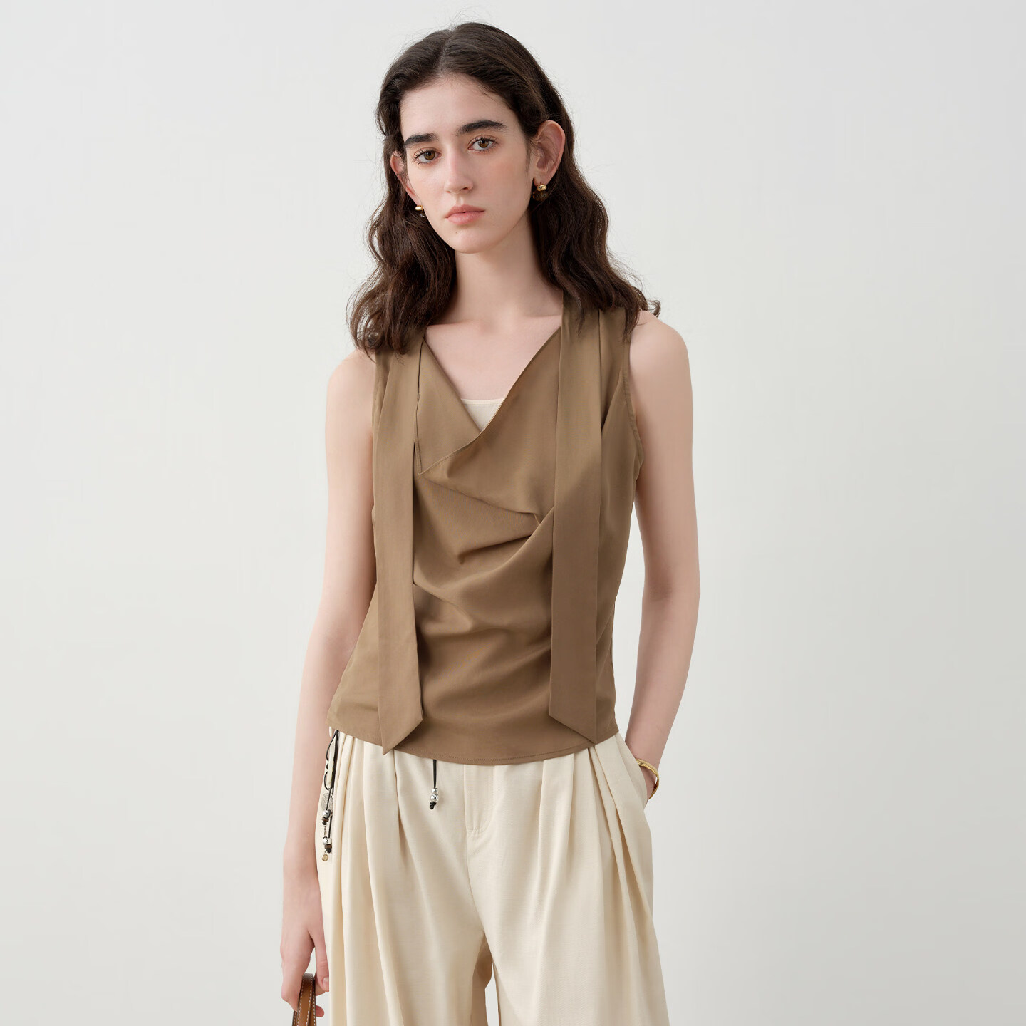 自巧小个子设计感无袖复古波点衬衫女2026夏季新款荡领飘带小衫 摩卡棕 XXS （尺码：1）