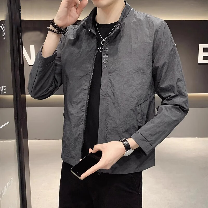 【专柜轻奢】春季夹克外套男潮牌立领绣花字母冲锋衣2026款休闲HL 灰色 【轻奢珍品】 2XL 【建议135-150斤】