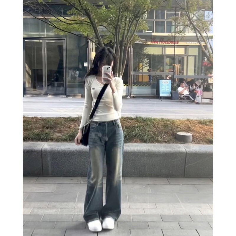 RVFAN2026春季新款设计感V领长袖T恤女短款美式修身上衣韩版休闲 杏白色 L 【106-118斤】