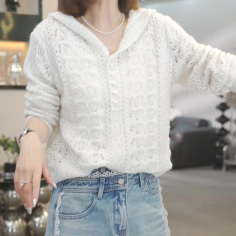 【商场品质】镂空钩花连帽针织衫女春季薄款2026新款法式慵懒 白色 L 【建议120-140斤】