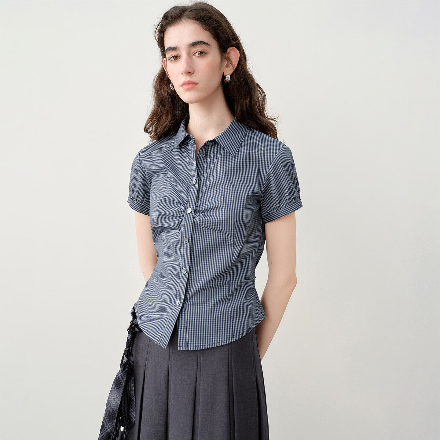 自巧小个子短袖设计感掐腰格子衬衫女2026夏季新品短款复古上衣 藏青格纹 XS （尺码：2）