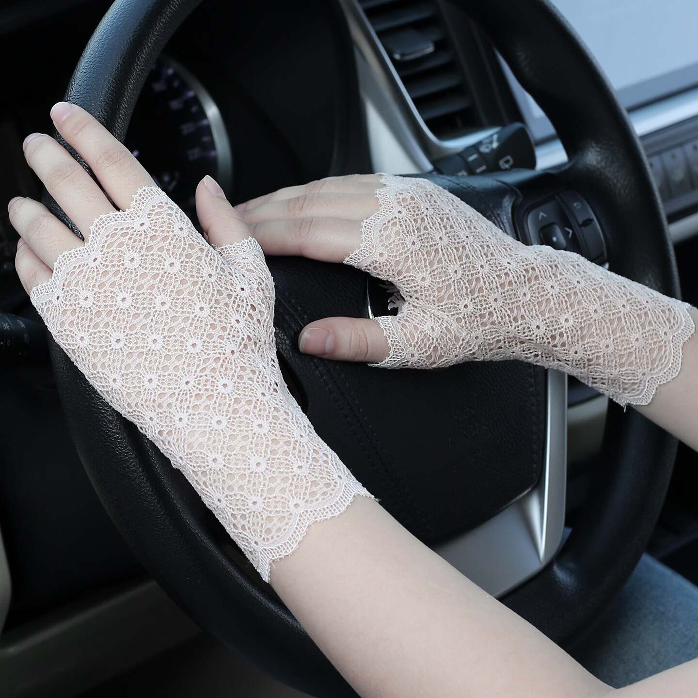 真颜优韵夏季女骑行开车防晒手套女薄款夏季蕾丝防滑手套短款触屏遮疤护手 流沙黑18cm
