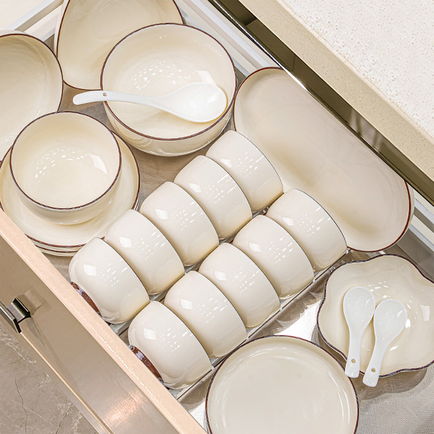 精缔陶瓷JINGDI釉下彩碗碟套装家用2025高颜值奶油风陶瓷餐具套装碗盘筷乔迁碗具 【高温釉下彩】四人食素白24件套