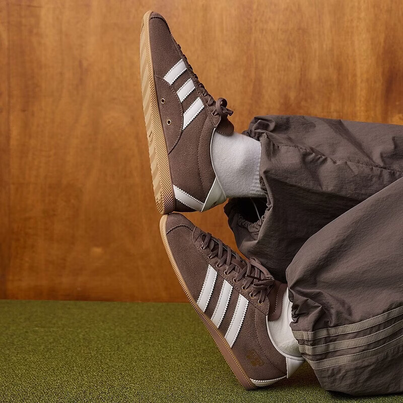 ���ϴ�˹��adidas�����ϲ��˶�����Ҷ����ŮЬANFU�˶�����ЬKJ3958 KJ3958 37 599.25Ԫ