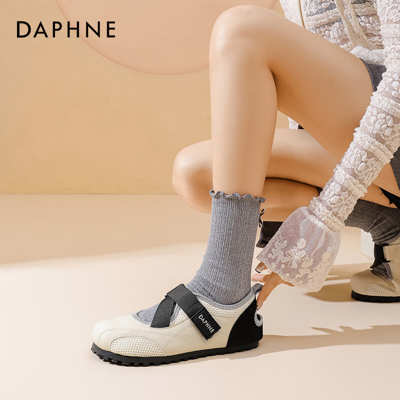 达芙妮魔术贴单鞋女2026春新款小白鞋平底百搭休闲玛丽珍鞋泡芙鞋ZJ 米黑色 37