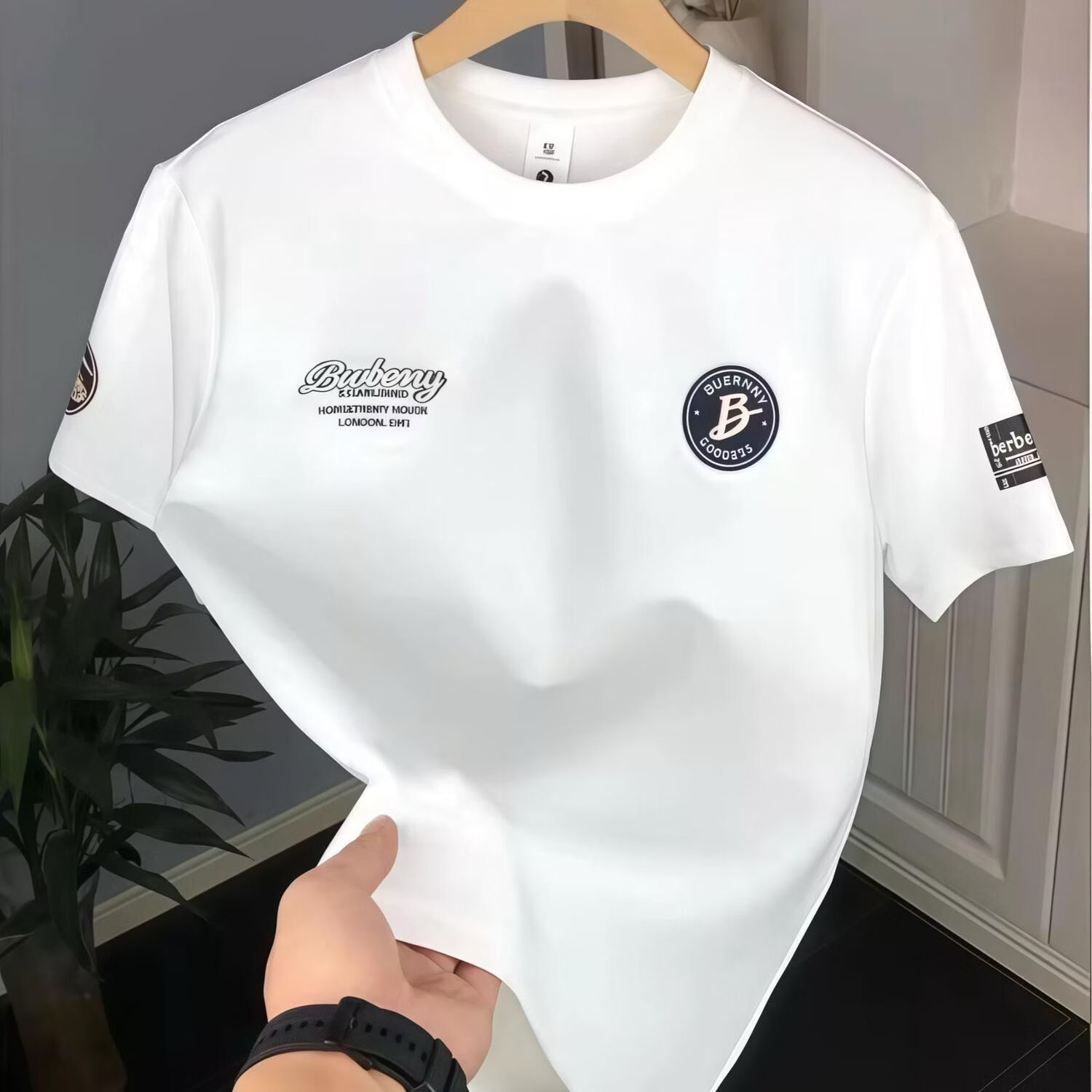 潮牌2026新款春夏季短袖男士新款圆领时尚休闲百搭修身t恤上衣 白色【优质面料】- 手臂印章 XL 建议125-140斤