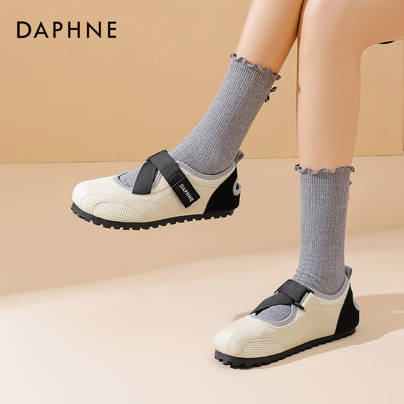 达芙妮魔术贴单鞋女2026春新款小白鞋平底百搭休闲玛丽珍鞋泡芙鞋ZJ 米黑色 37