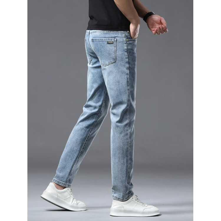 阿玛尼(ARMANI)2026新款男士牛仔裤修身小脚夏季薄款中腰弹力百搭裤子 浅蓝色 38