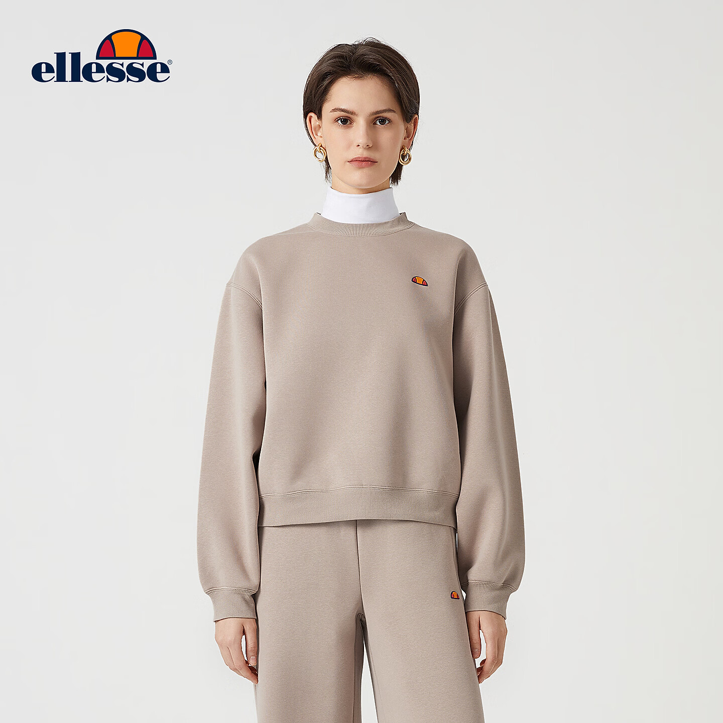 ellesse小贝壳秋季新款圆领卫衣女加厚运动套头衫薄绒休闲上衣 杏色 XS