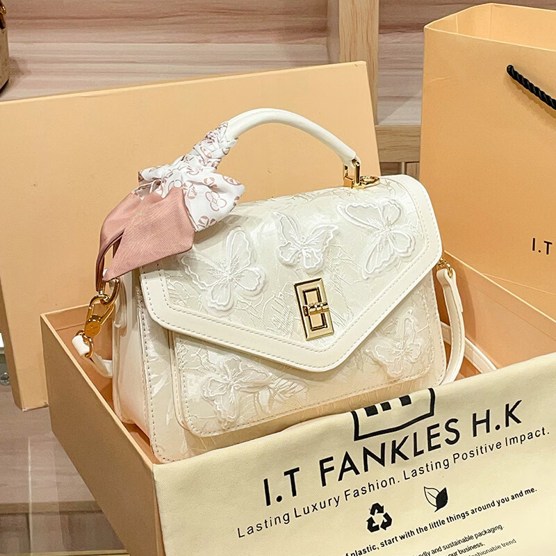 IT MANCLACYK香港代购新中式国风蝴蝶刺绣戴妃包包女2025新款百搭单肩手提包女 蝴蝶白_专柜礼盒套装