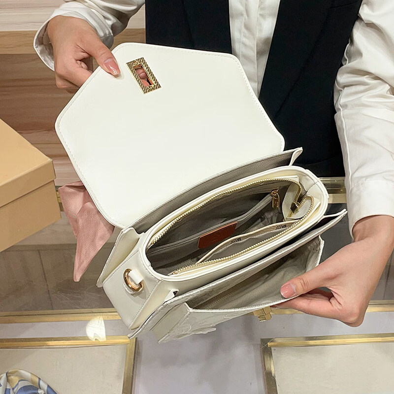 IT MANCLACYK香港代购新中式国风蝴蝶刺绣戴妃包包女2025新款百搭单肩手提包女 蝴蝶白_专柜礼盒套装