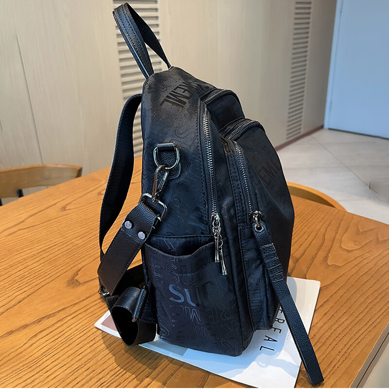 Walker Shop双肩包女2026新款轻便旅游背包女款可斜跨可双肩通勤女士双肩背包 黑色【随机字母发货】