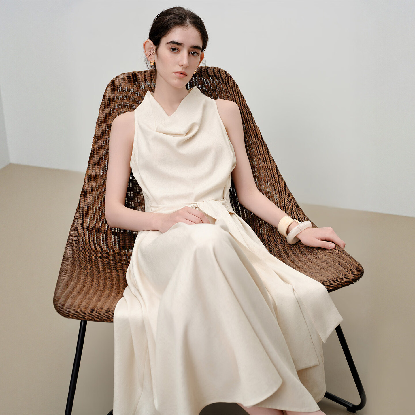 自巧小个子静奢风红色荡领收腰连衣裙女2026夏季新款气质掐腰长裙 巧米色 XXS （尺码：1）