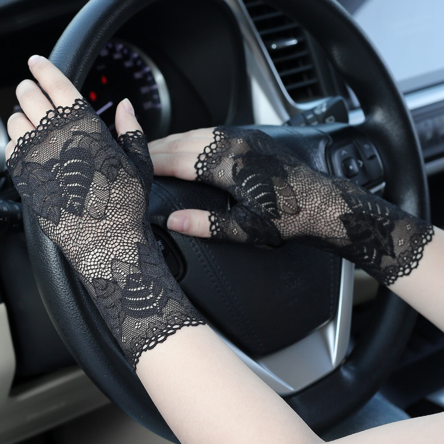 真颜优韵夏季女骑行开车防晒手套女薄款夏季蕾丝防滑手套短款触屏遮疤护手 流沙黑18cm