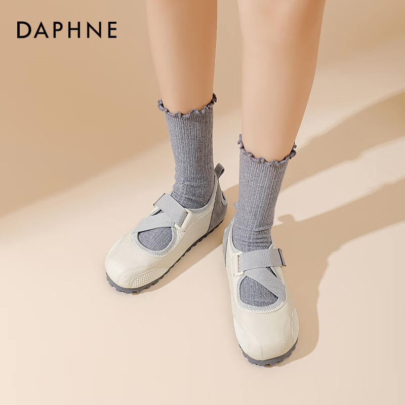 达芙妮魔术贴单鞋女2026春新款小白鞋平底百搭休闲玛丽珍鞋泡芙鞋JD 米灰色 39