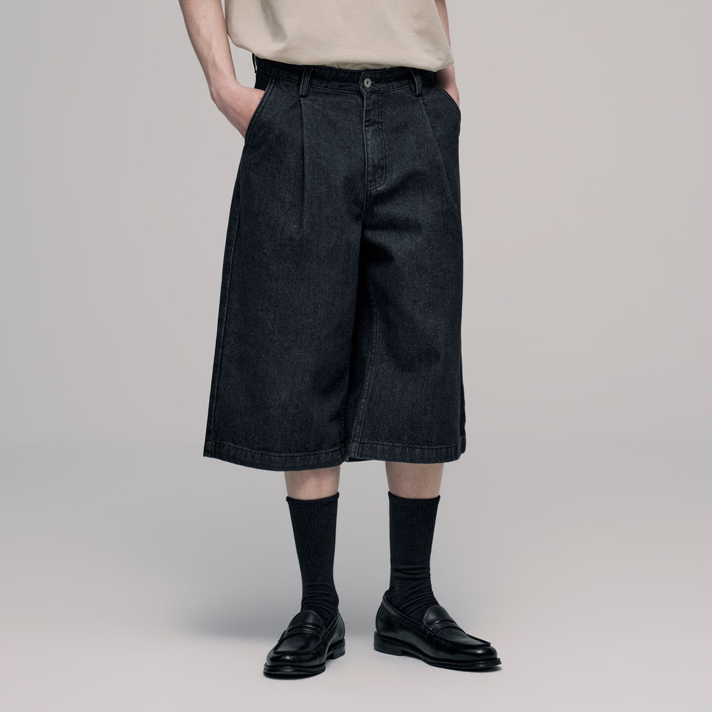 熊猫·本（ben.panda）复古休闲风宽松阔腿八分裤男夏季纯色微弹牛仔短裤 硫化黑 M