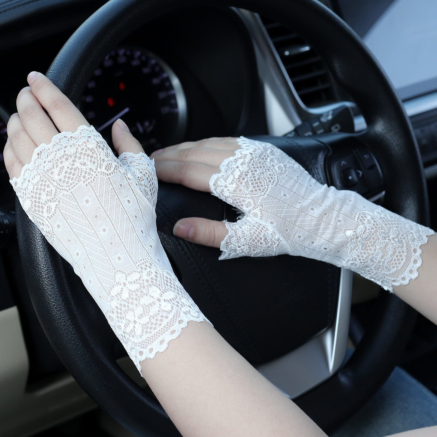 真颜优韵夏季女骑行开车防晒手套女薄款夏季蕾丝防滑手套短款触屏遮疤护手 流沙黑18cm