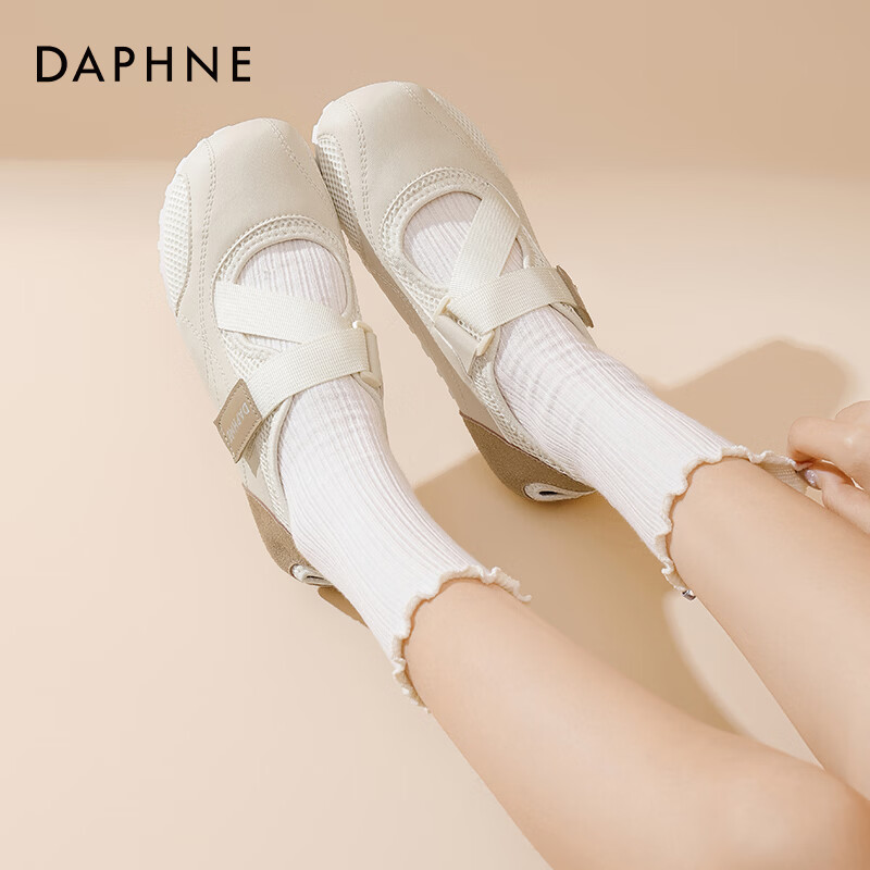 达芙妮魔术贴单鞋女2026春新款小白鞋平底百搭休闲玛丽珍鞋泡芙鞋JD 米卡其色 38