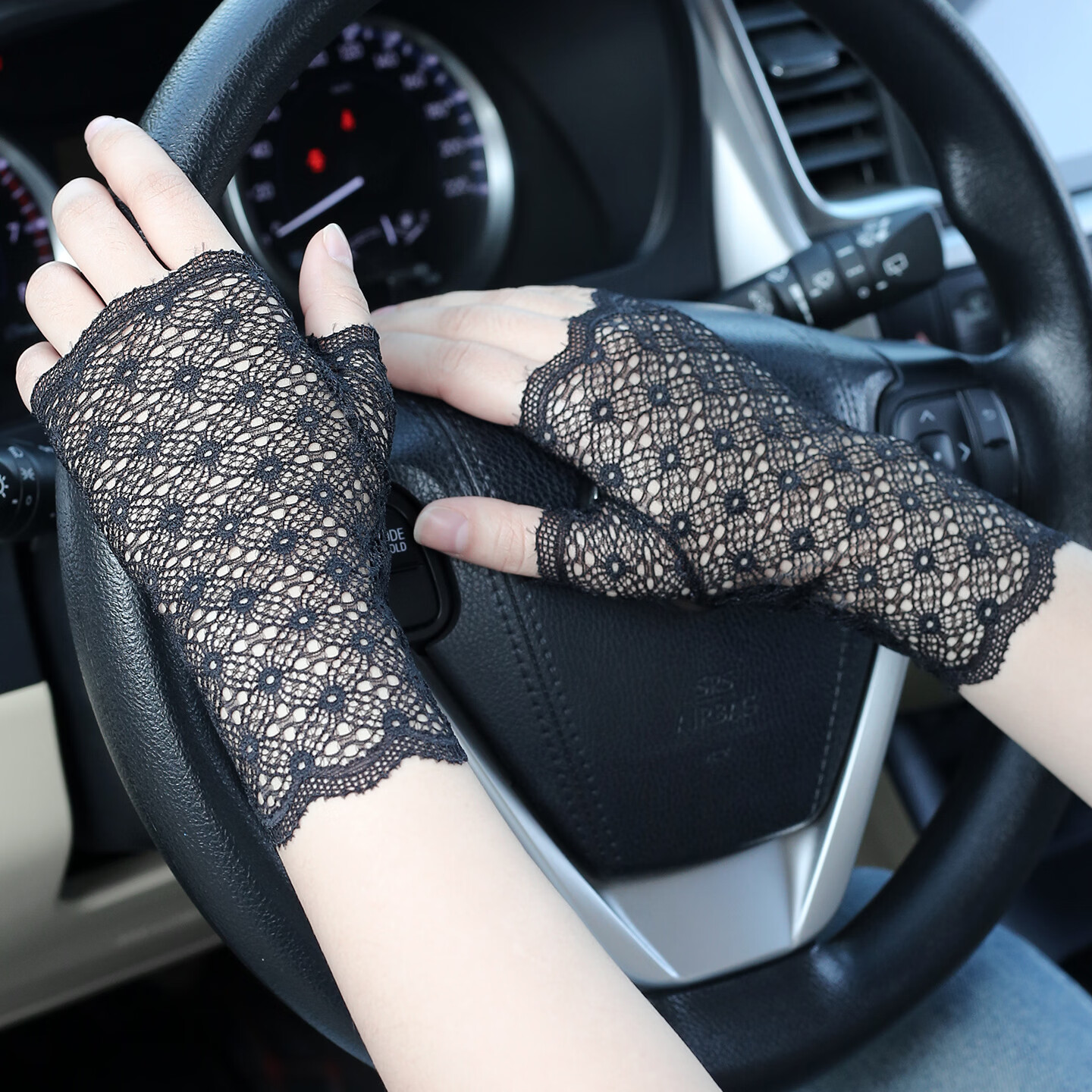 真颜优韵夏季女骑行开车防晒手套女薄款夏季蕾丝防滑手套短款触屏遮疤护手 流沙黑18cm