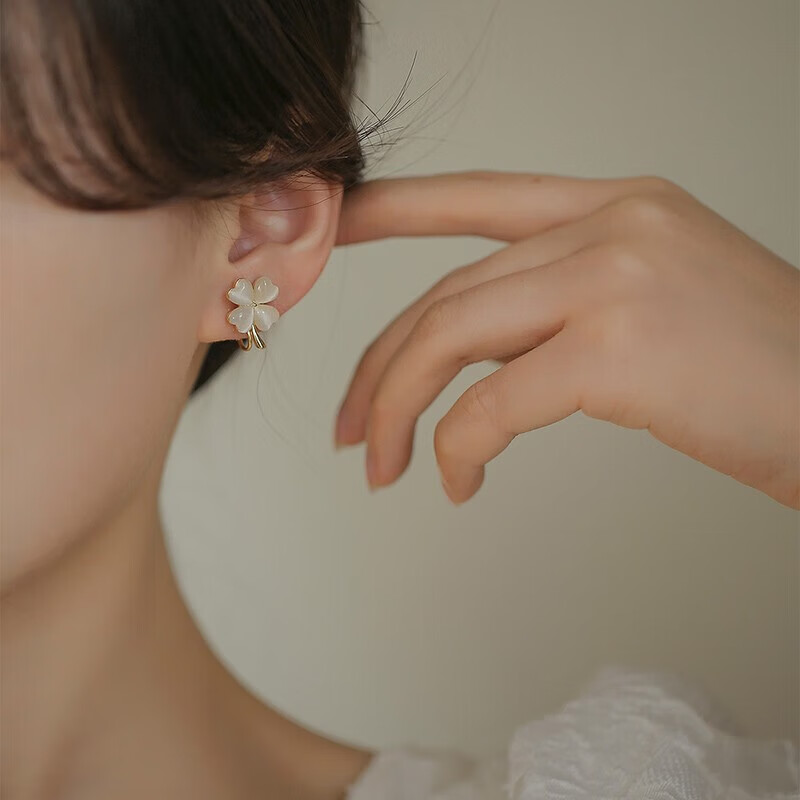 洛希曼(LUOXIMAN)轻奢四叶草耳钉女耳夹无耳洞耳坠耳饰生日礼物送女友老婆 豪华礼盒+四叶草耳夹