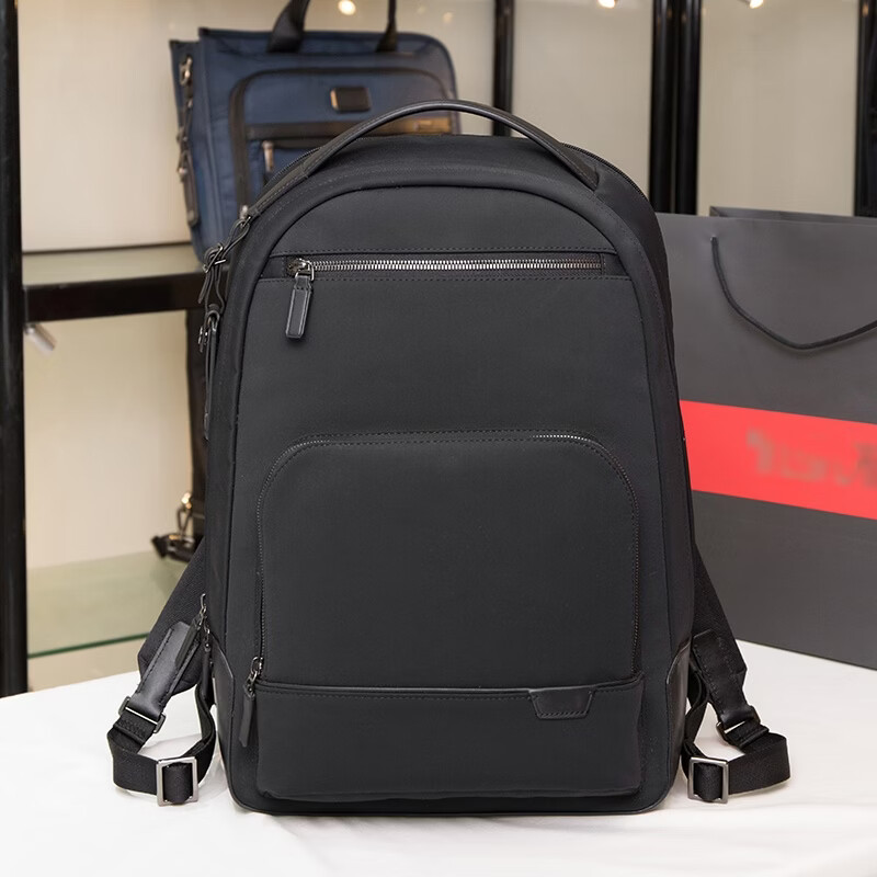 男士双肩包2026时尚简约百搭商务通勤电脑背包轻便大容量旅行背包 黑色 023黑色