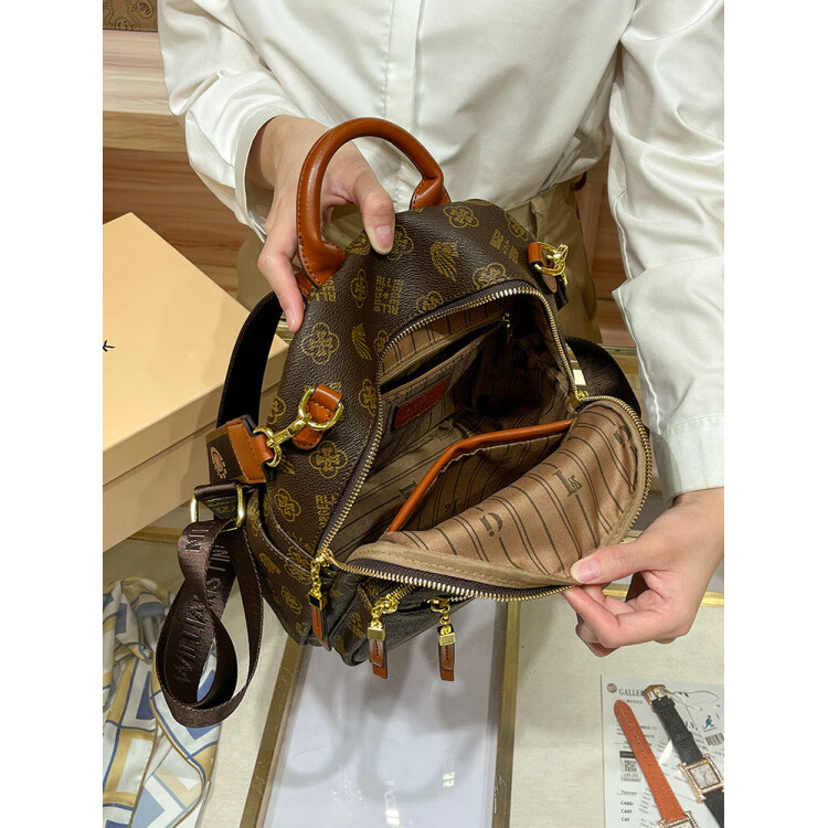 IT MANCLACYK香港代购真皮背包女2025新款老花双肩包潮流时尚单肩包 兔棕色_专柜礼盒套装