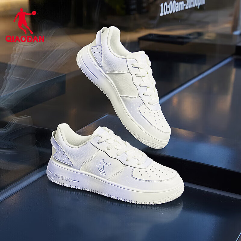 乔丹女鞋板鞋新款空军一号小白鞋学生百搭休闲鞋运动鞋 象牙白/霜月蓝 35