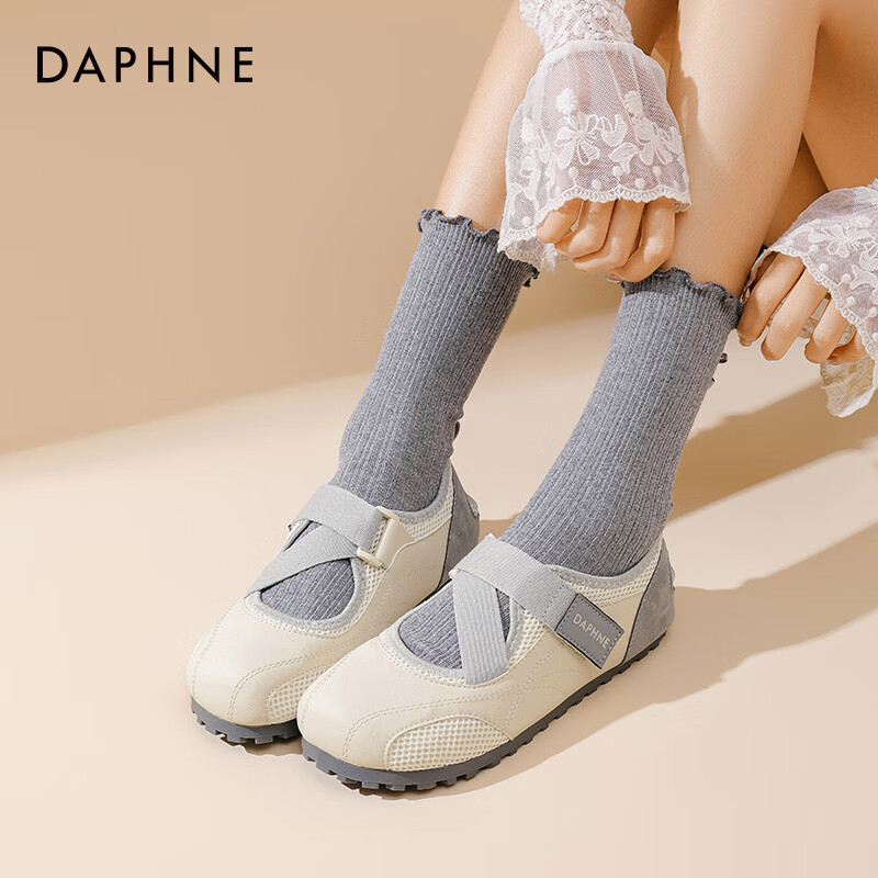 达芙妮魔术贴单鞋女2026春新款小白鞋平底百搭休闲玛丽珍鞋泡芙鞋JD 米灰色 39