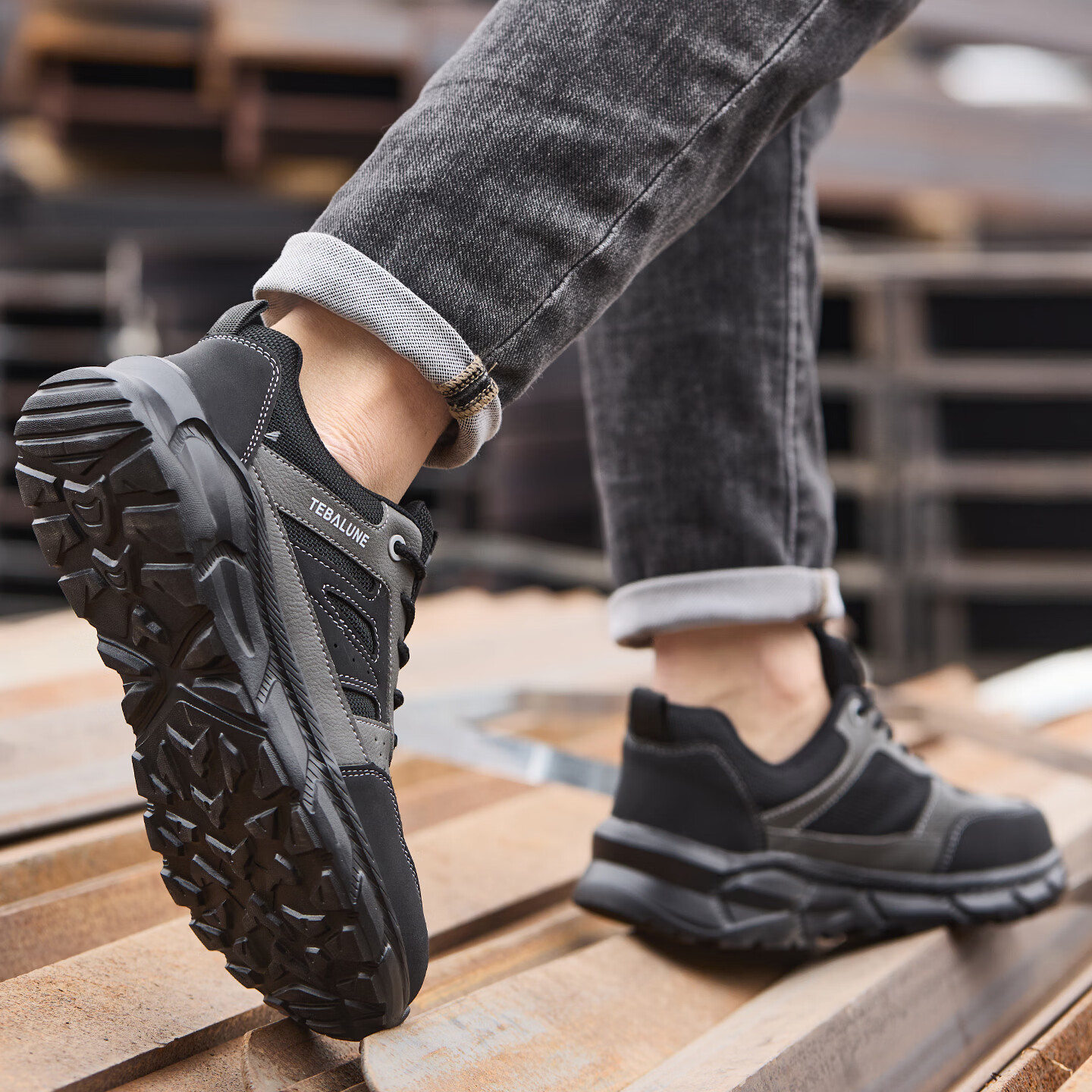 特百伦春秋2026新款劳保男士防砸防刺轻便透气安全鞋工地工作鞋软底舒适 升级黑-绝缘10kv-防砸防刺 42 【新国标-轻软耐磨】