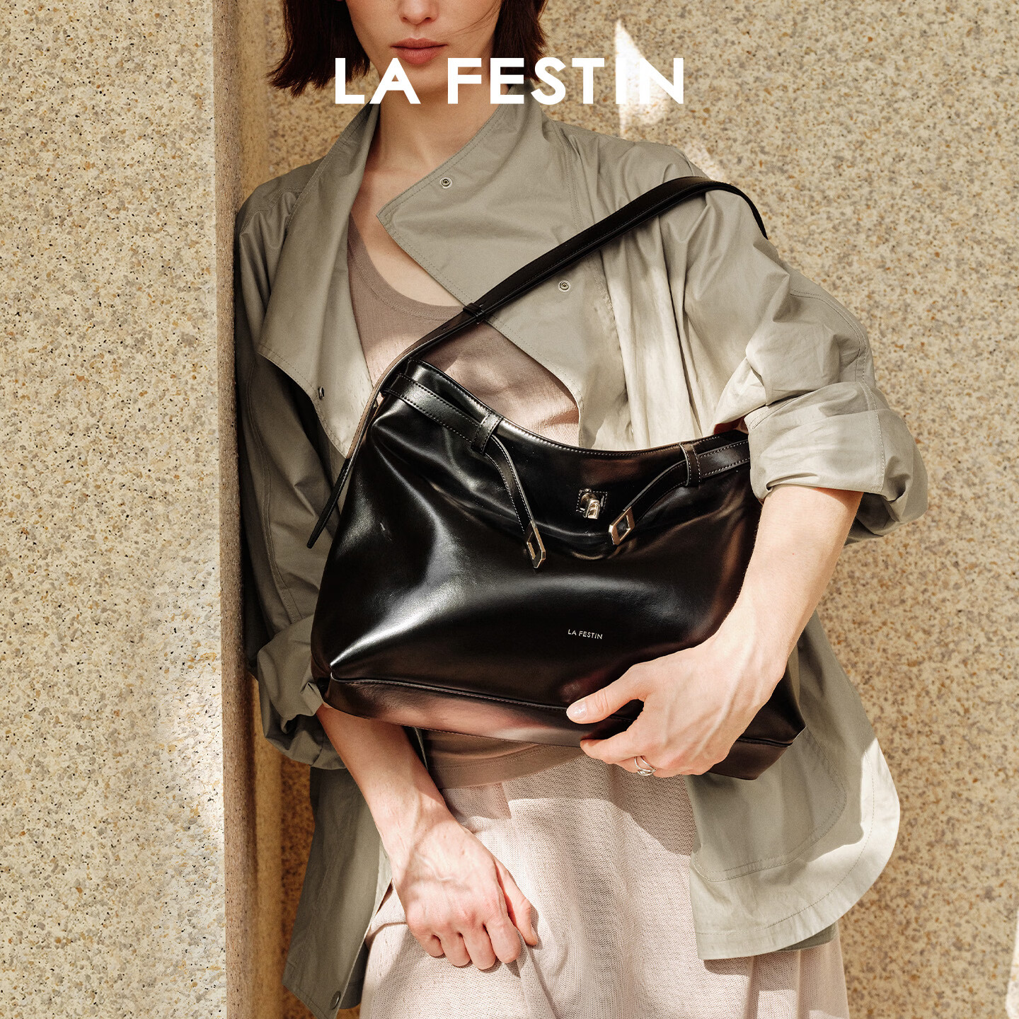拉菲斯汀(La Festin)抱抱HOBO包2026新款轻奢通勤女包腋下斜挎大容量托特包七夕礼物 慕斯黑-大号 | 可装13寸笔记本电脑 | 现货即发