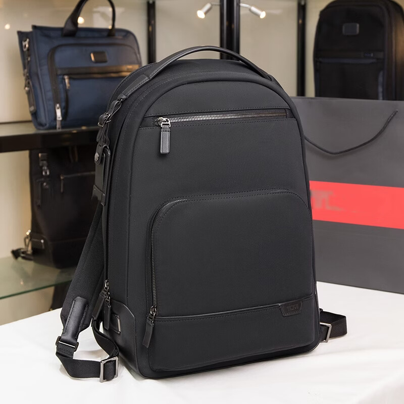 男士双肩包2026时尚简约百搭商务通勤电脑背包轻便大容量旅行背包 黑色 023黑色