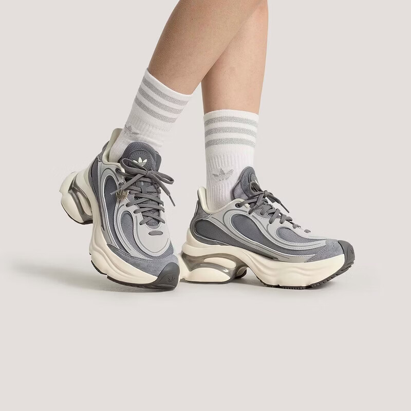 ���ϴ�˹��adidas�����ϲ��˶�����Ҷ����ŮЬOZVENUZ W�˶�����ЬKJ3974 KJ3974 35.5 620.2Ԫ