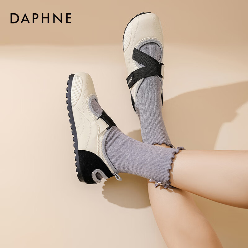 达芙妮魔术贴单鞋女2026春新款小白鞋平底百搭休闲玛丽珍鞋泡芙鞋ZJ 米黑色 37