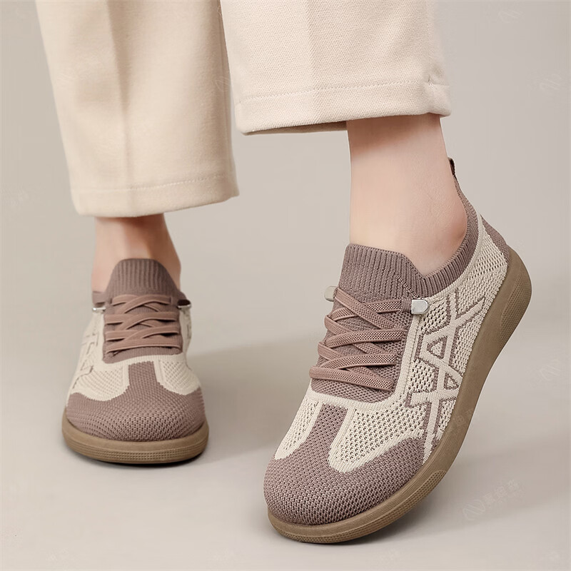 意迪森飞织女鞋加宽透气软底防滑妈妈鞋久站不累脚中老年舒适轻便一脚蹬 深咖 39 (245mm)