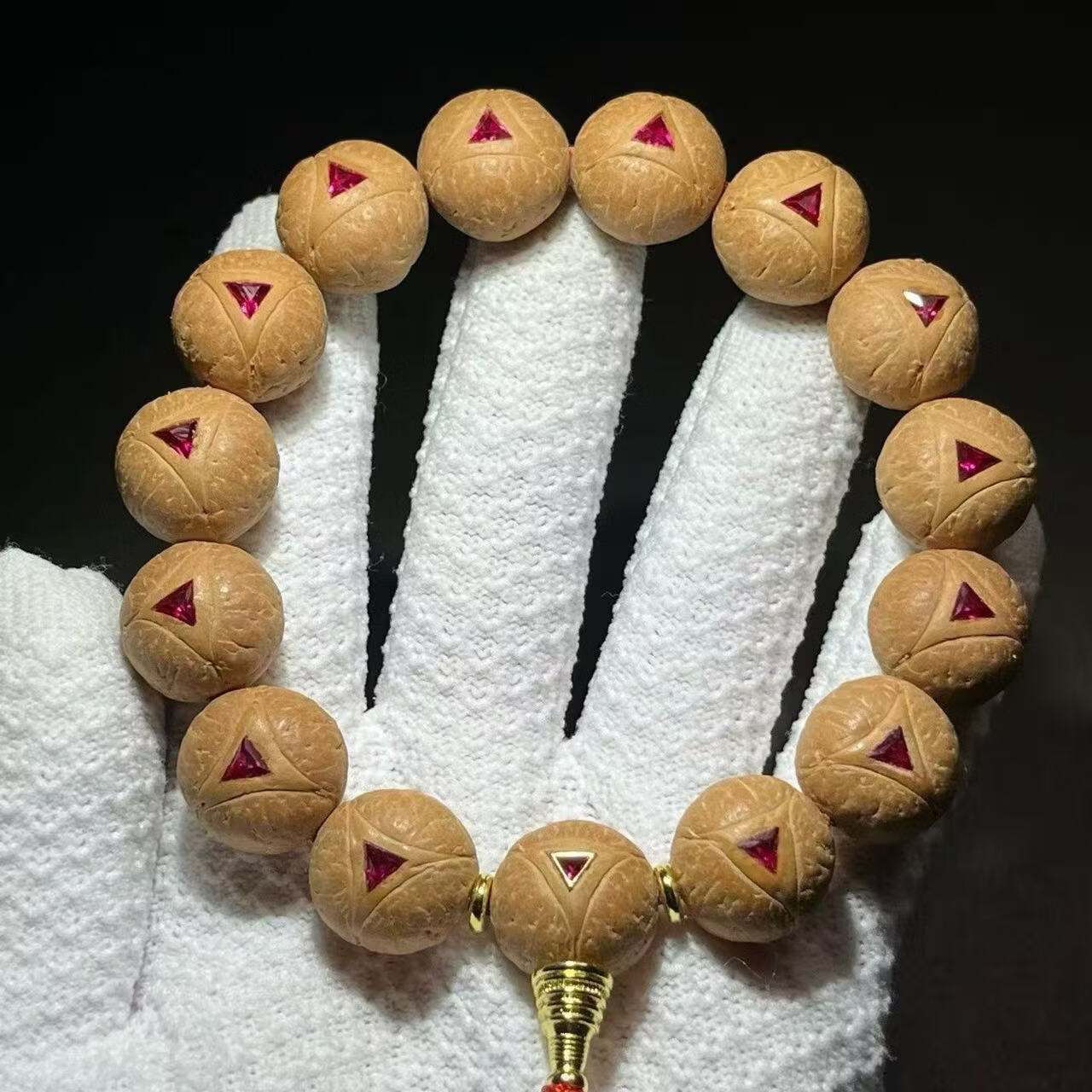 三角龙瞳红钻龙眼菩提手串精湛新工艺，精工镶嵌 15mm/14加1颗
