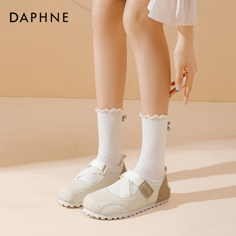 达芙妮魔术贴单鞋女2026春新款小白鞋平底百搭休闲玛丽珍鞋泡芙鞋JD 米卡其色 38