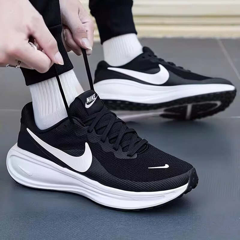 耐克（NIKE）男鞋2026夏季新款REVOLUTION 8休闲鞋运动鞋网面透气黑白跑步鞋 黑色白HJ9198-003革命者8/偏小拍大半码 41