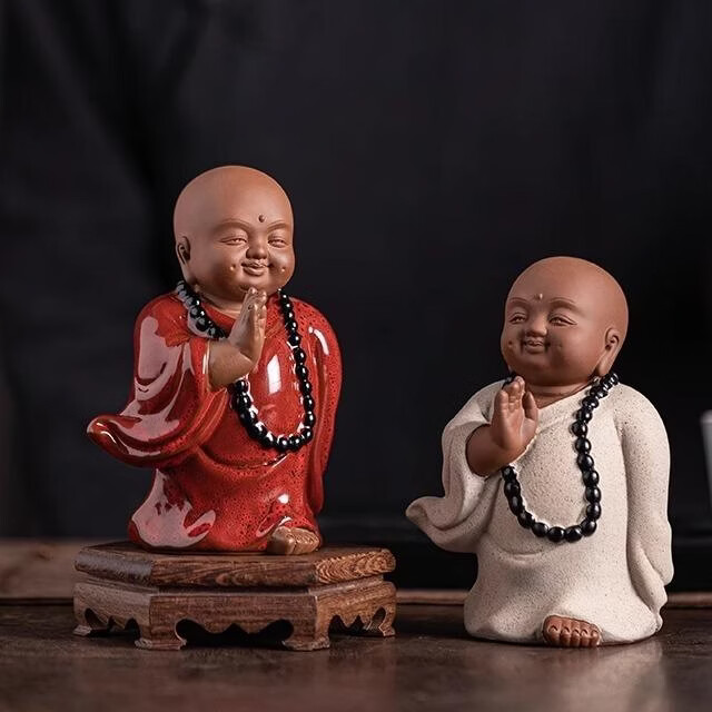 刻羽紫砂小和尚陶瓷沙弥禅意摆件中式家居茶室桌面造景博古架装饰茶玩 开怀小和尚-红