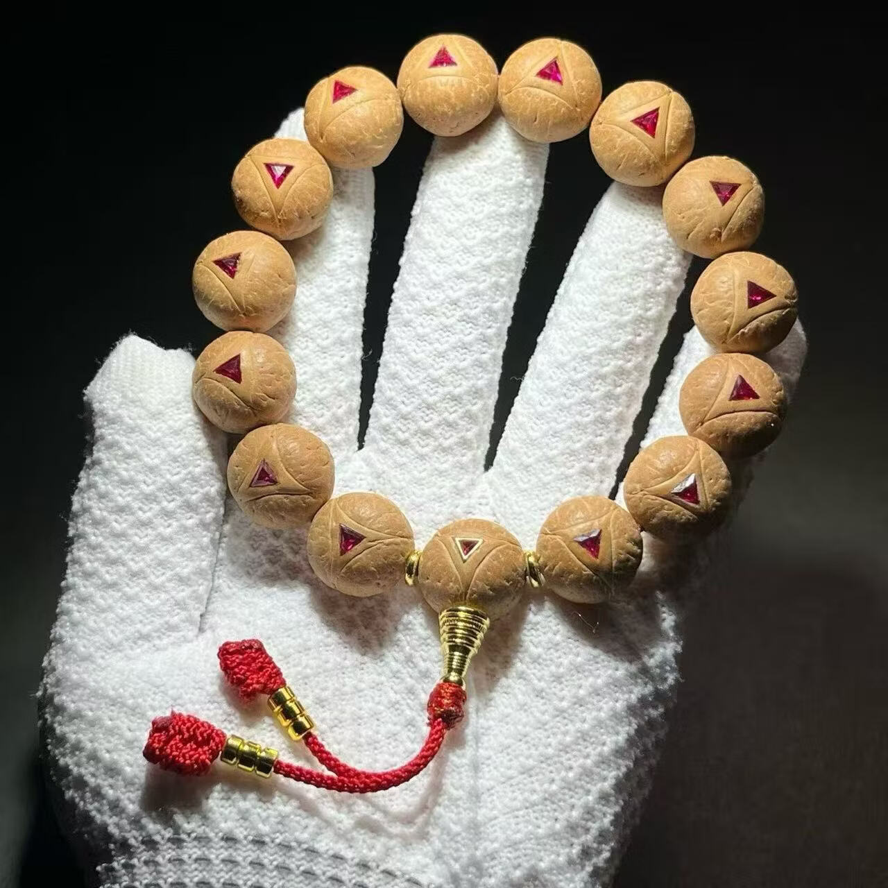 三角龙瞳红钻龙眼菩提手串精湛新工艺，精工镶嵌 15mm/14加1颗